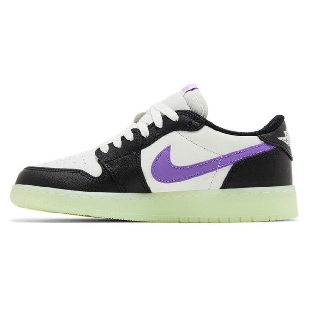 Jordan 1 retro og low
Gs ‘black raspberry ‘
Brand new - Picture 12 of 15